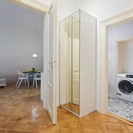 Serenity Now In Appartamento Praga