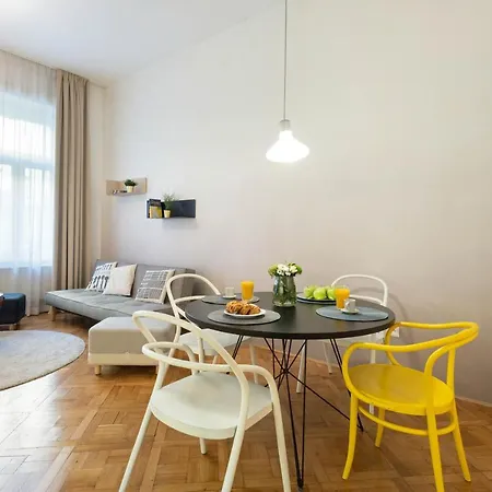Serenity Now In * Praga